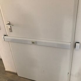 Projekt von MJ Serviceleistung, weiße Tür