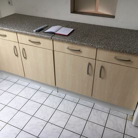 Küchenzeile und gefliester Boden, Projekt von MJ Serviceleistung