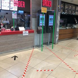 Projekt von MJ Serviceleistung, KFC, Boden mit Markierungen