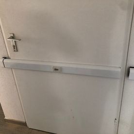 Projekt von MJ Serviceleistung, weiße Tür